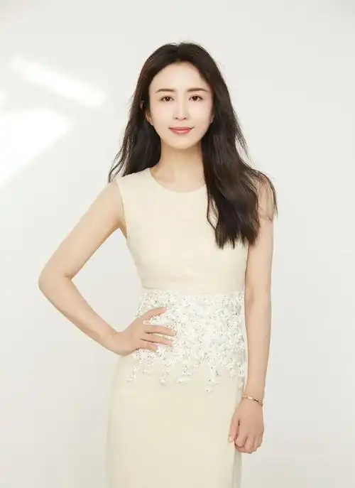 杨童舒:在剧组意外怀孕,低调生子,老公不是于和伟