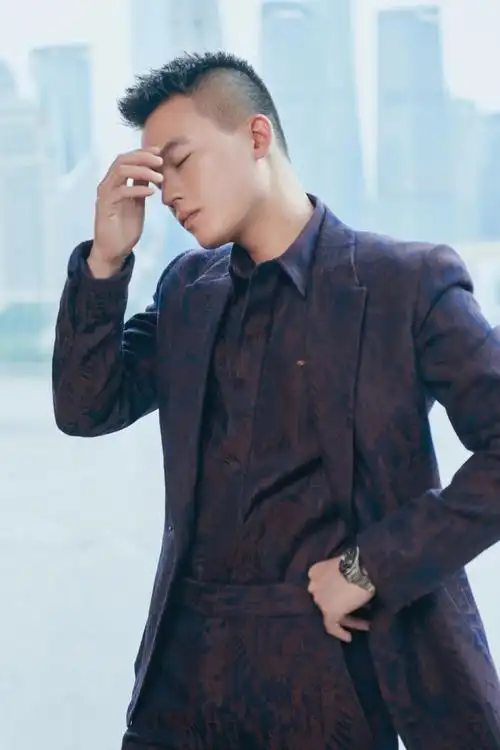 欧豪清爽帅气西装写真图片