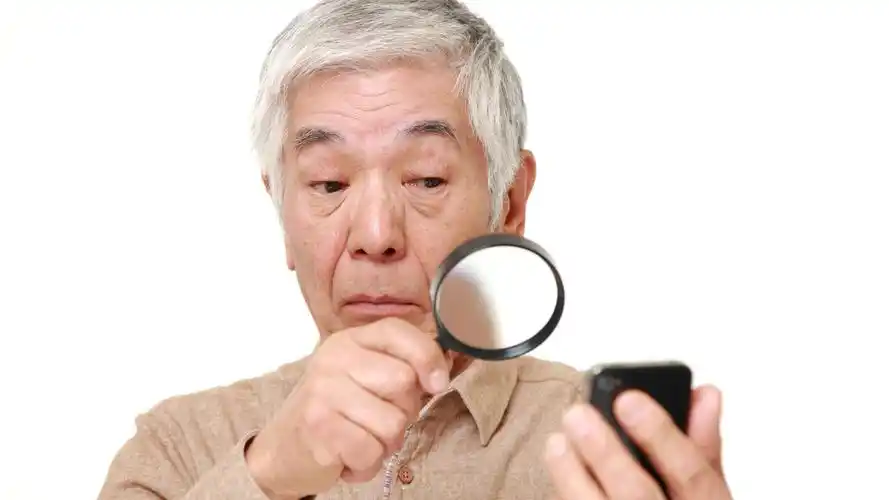 眼睛模糊看不清多吃这些食物养眼明目远离老花眼