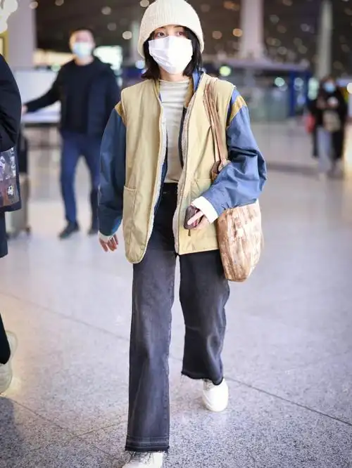 张子枫日常休闲私服穿搭