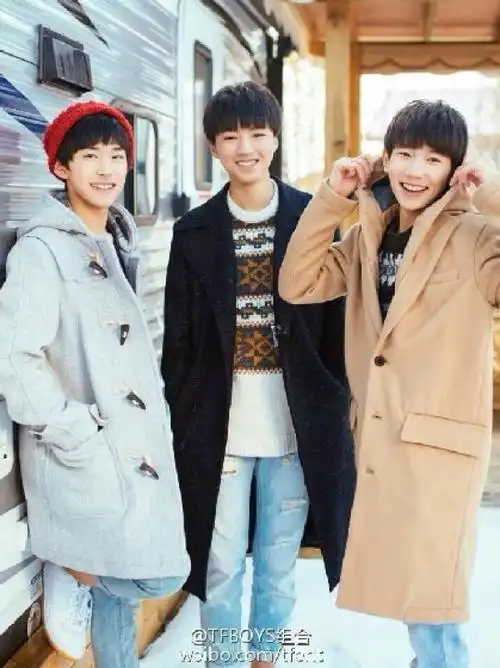 其他状态:更新至46章(1758天前)话本小说提供扫码,手机阅读简介目录