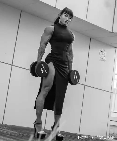 强悍体格带来压迫感!大码围度的韩国肌肉女巨兽---chun ri kim