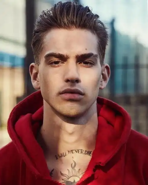 这一周时尚圈发生了一件大事,27岁的一线时尚男模特 jeremy ruehle