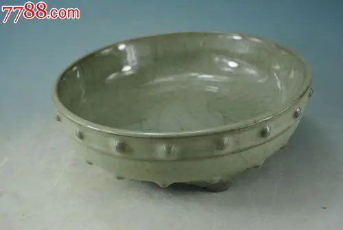 宋官窑鼓钉笔洗