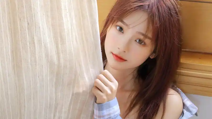 高颜值居家小姐姐桌面壁纸