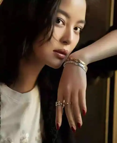 男人装辛芷蕾身材好到爆