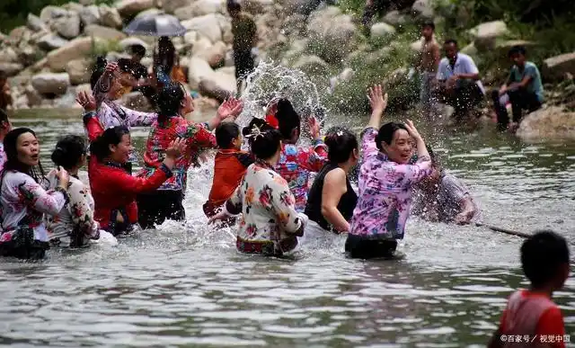 沐浴节是哪个少数民族的节日