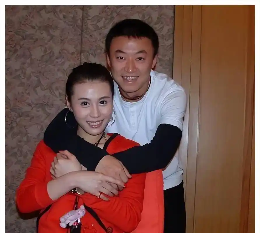 体坛名将马琳:新婚不久就花一百万与前妻分手,后再娶瑜伽妻子_张宁益