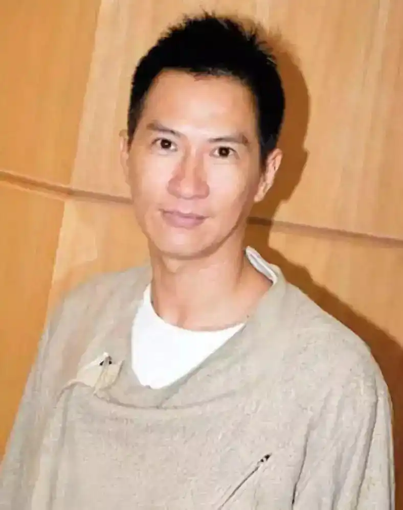 张家辉关咏荷20年恩爱好的婚姻是把你宠成孩子