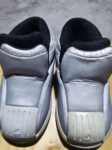 adidas kobe two科比大面包童鞋二手裸鞋5k大小