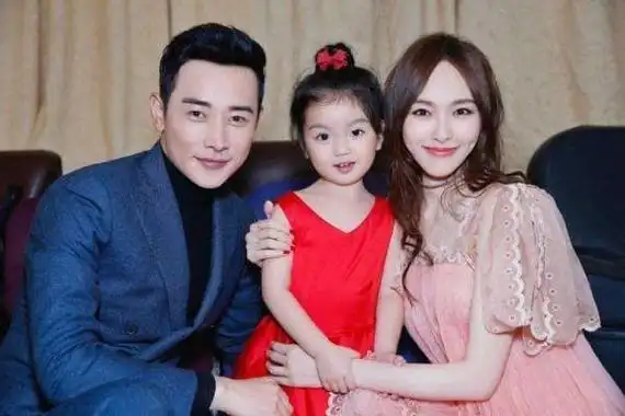 闷声干大事唐嫣顺利生下龙凤胎罗晋发朋友圈用六个字表达心情