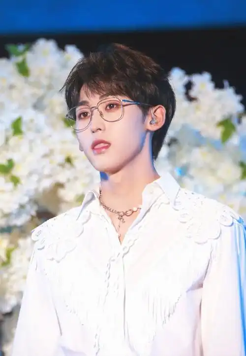 唐九洲发文庆出道三周年#唐九洲出道三周年快乐,发