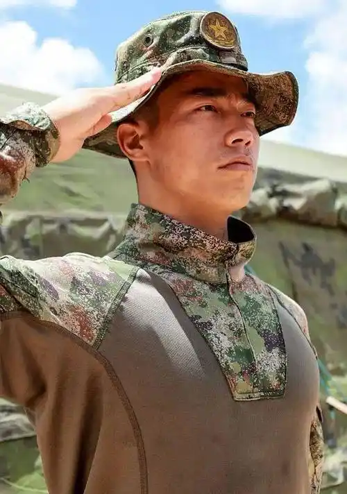 你见过我军指战员最新着装的21式蛙服吗?_军装_作战_图片