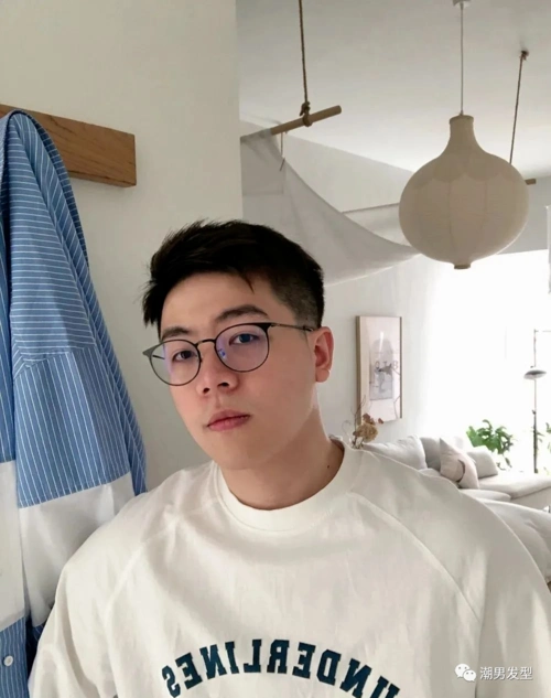 20岁左右的男生夏季少留幼稚的发型建议剪这3款轻熟又显帅气