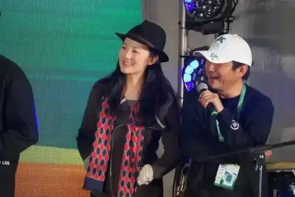 栾树和咏梅:坚持不生子,选择做丁克一族,到底有什么隐情?