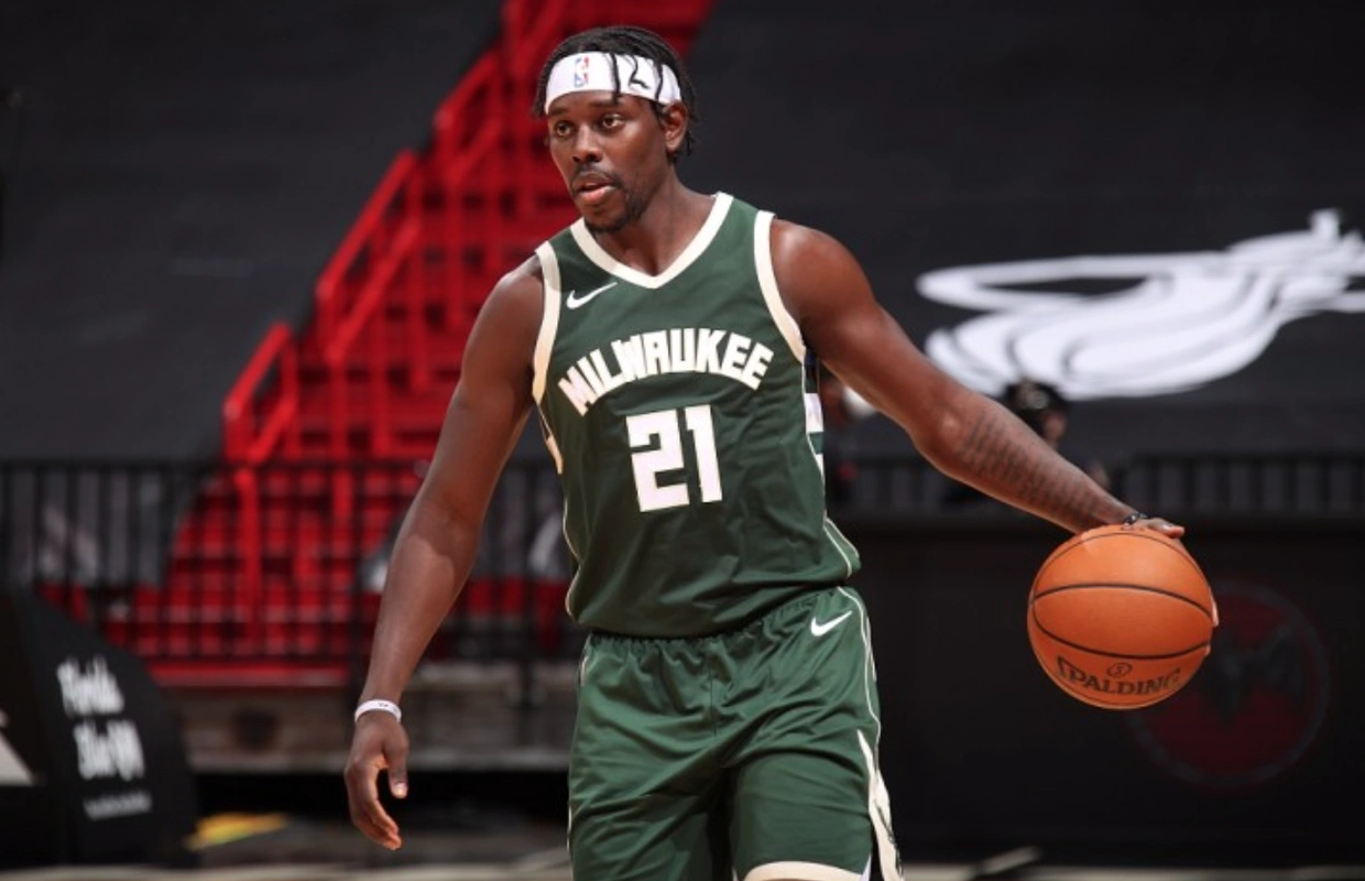 名记:霍勒迪4年1.6亿美元顶薪提前续约雄鹿