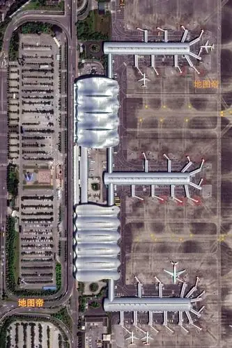 航拍重庆江北国际机场三座航站楼三条跑道t3a科幻感十足