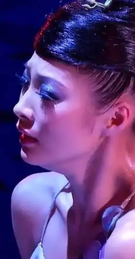 她陪了刘德华25年,41岁仍未婚,眼睁睁看着他娶了别人_赖文慧_舞蹈