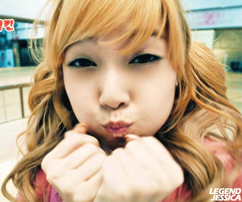 郑秀妍嘟嘴卖萌可爱萌萌哒女神gif动图_动态图_表情包下载_soogif