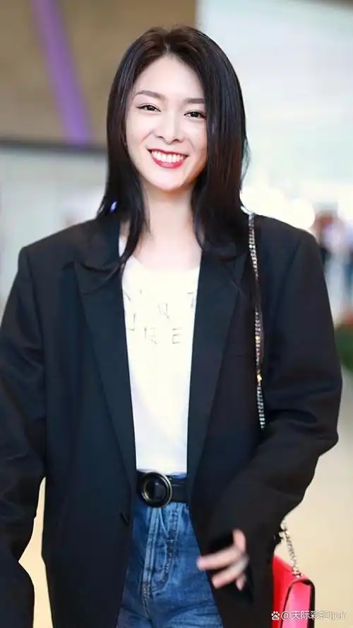 傅菁,中国内地女歌手,演员