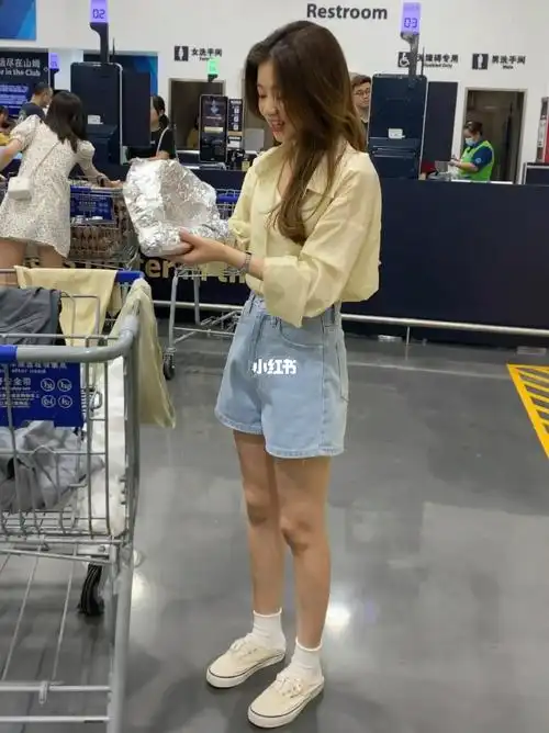 身高158体重90斤爱睡觉爱吃辣