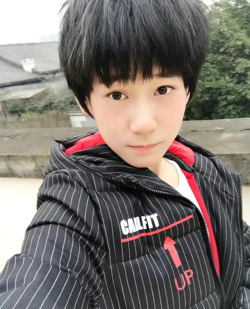张真源#tf家族新生张真源  乖乖小时候脑阔真的很圆 - 抖音