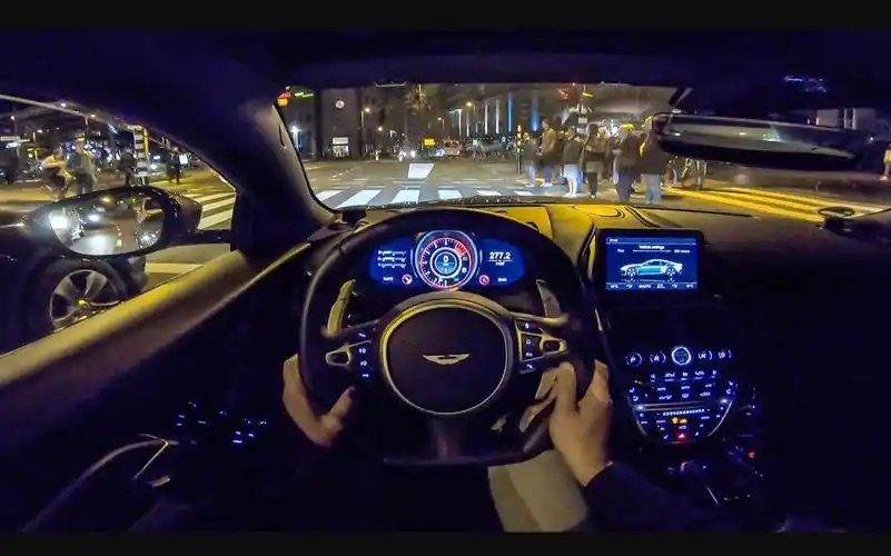 第一视角 阿斯顿·马丁 dbs superleggera(超级轻量版) 夜间驾驶 by