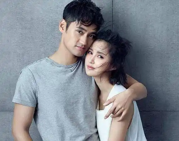 因为袁弘人缘很好,这次婚礼也有了史上最帅伴郎团,胡歌,刘昊然,彭于晏