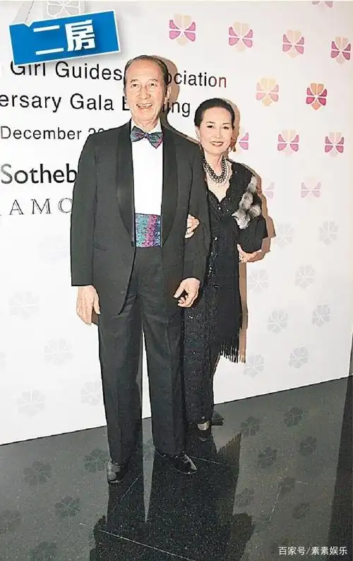 蓝琼缨不会与赌王何鸿燊合葬可能和原配夫人一样安葬在澳门