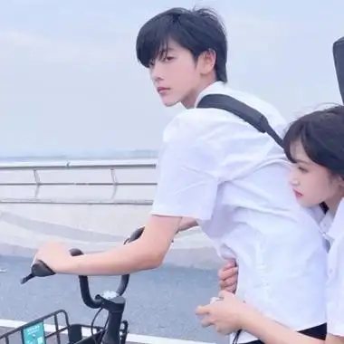 高清一左一右的jk专用情侣头像图片