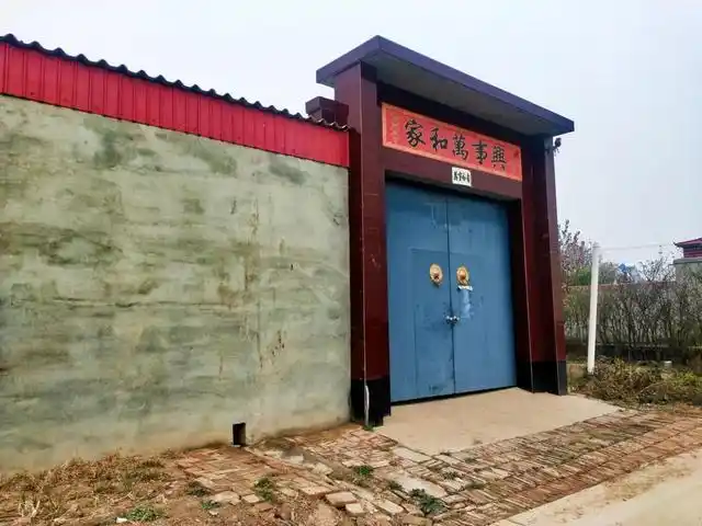 选择在农村建造房子的越来越多,而在建造房子的时候,大门的建造也是