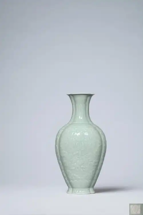 豆青釉印福寿海棠瓶】拍卖品_图片_价格_鉴赏_清代单色釉瓷器_雅昌