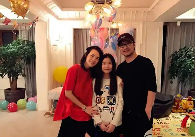 熙熙生日汪峰公开许愿,章子怡赞继女蜕变,被调侃别忘了她是演员