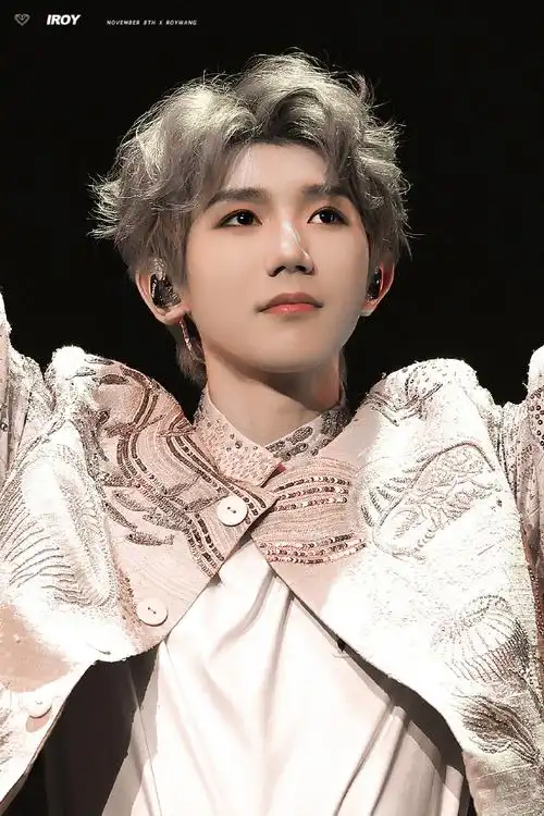 tfboys官博改小尾巴##王源超霸绿海狂欢