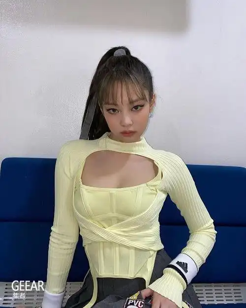 解构jennie的马尾造型如何变成性感俏丽的她