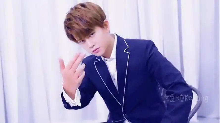 任嘉伦西装秀场|向全世界安利最好的任嘉伦