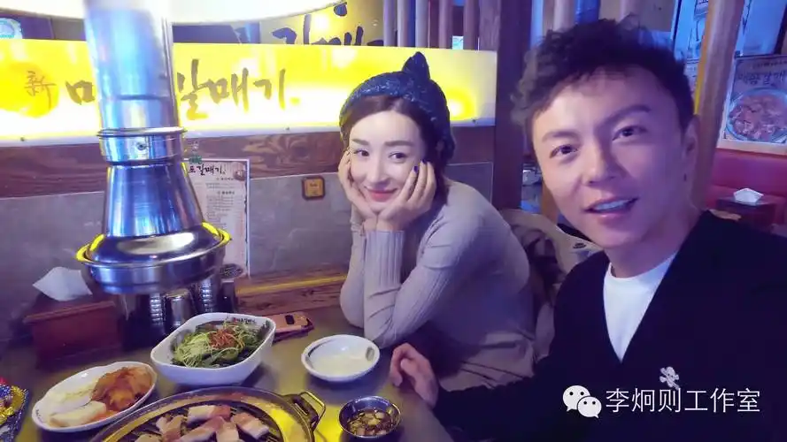 何彦霓谢苗受韩国制作公司邀请低调现身韩国