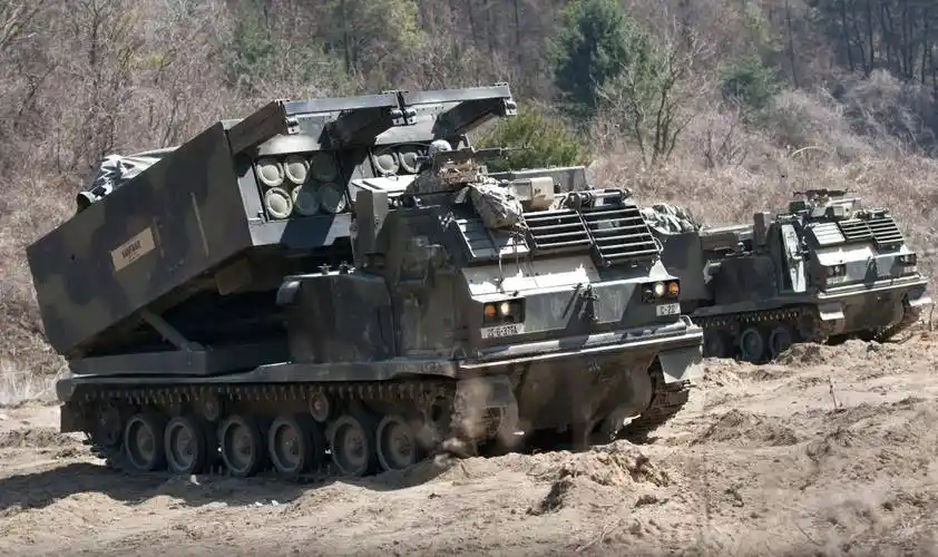 原创m270火箭炮新款曝光可搭载ergmlrs火箭性能更为出众