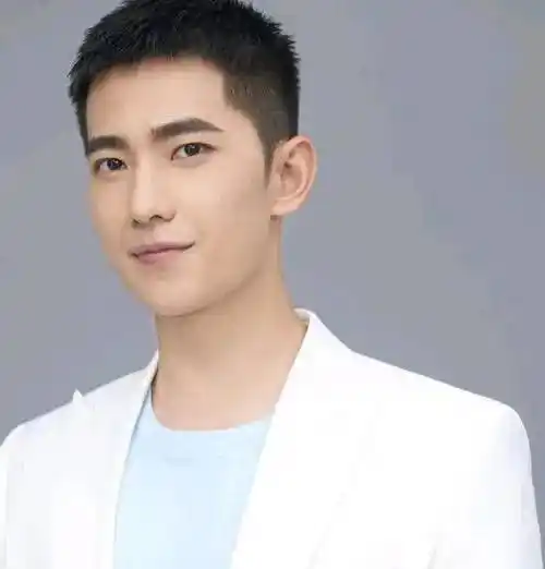 国字脸适合什么发型男国字脸剪什么发型好看