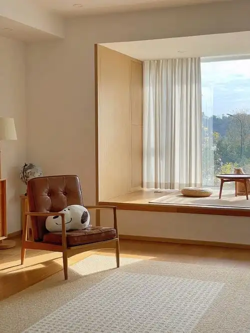 家里一定要有一个出彩的地方,比如这个客厅飘窗,给大家参考