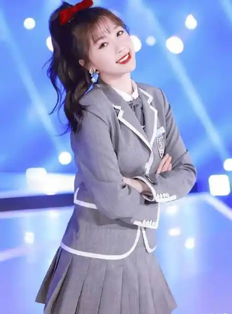 虞书欣出道前旧照被翻出,名副其实的白富美_气质_时候_照片