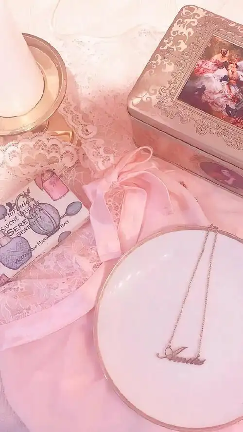 一组小清新粉色系静物图片壁纸分享给大家,喜欢就赶紧下载吧!