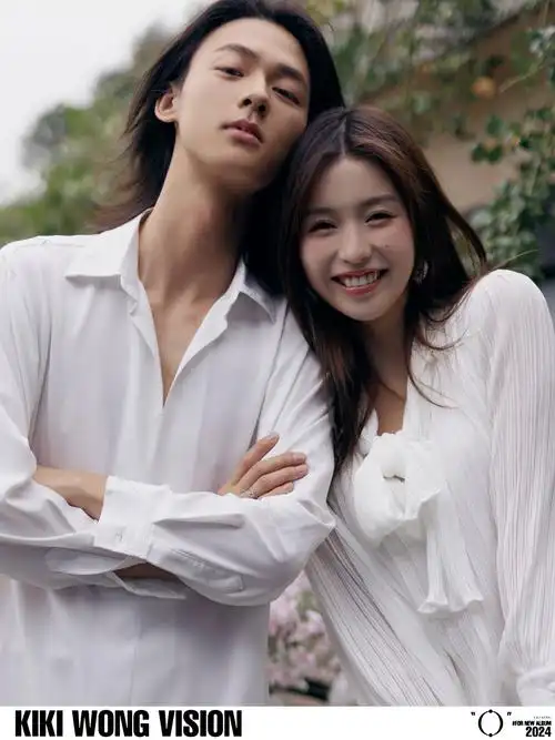 甜蜜浪漫情侣合照