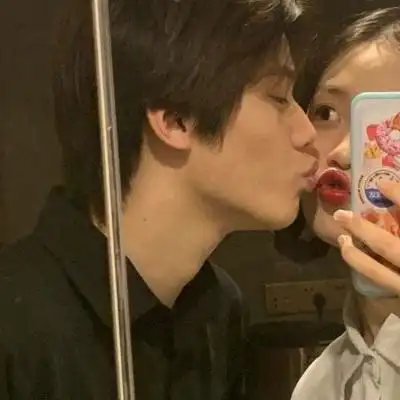 可爱萌系情侣头像一对两张图片 特别唯美的情侣专用微信图片大全