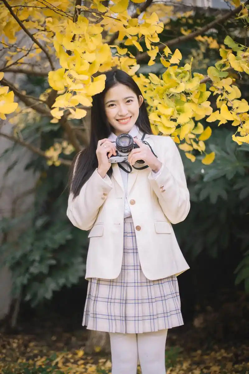 秋天女生拍美照8个拍照姿势和技巧学起来拍照既美又自然