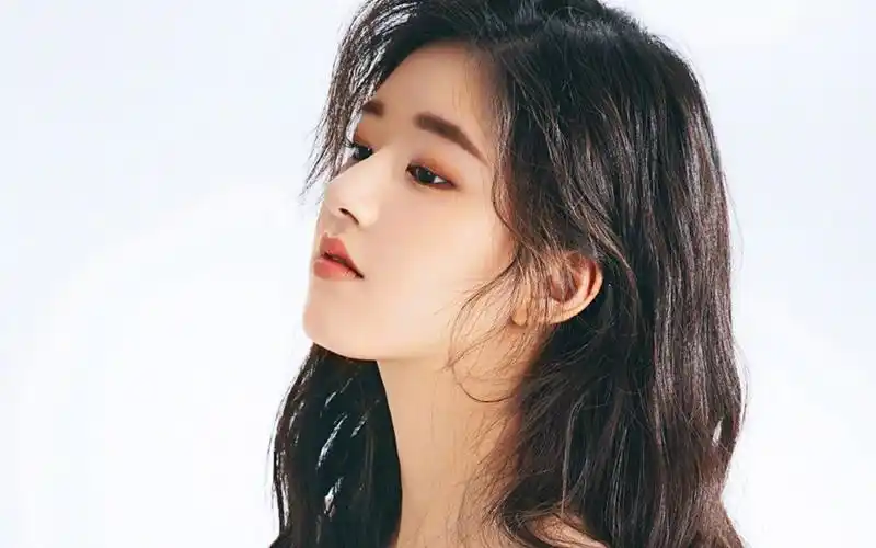 赵露思性感写真图片桌面壁纸