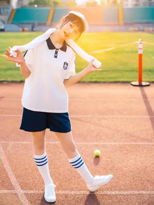 运动风写真简单易学的五部位拍照姿势拆解