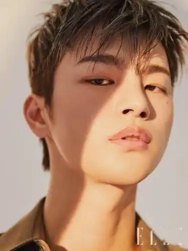 韩国艺人徐仁国最新杂志写真曝光