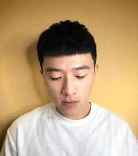 「国民男神」朴叙俊捧红的的栗子头,堪称是本年度最受欢迎的男生发型