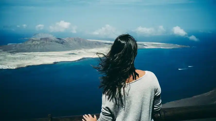 海边意境唯美背影写真